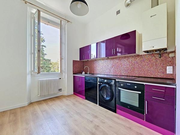 Vente                                                      Appartement
                        
                     2 pièces                                         à Cannes
