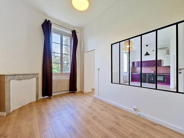 Vente                                                      Appartement
                        
                     2 pièces                                         à Cannes
