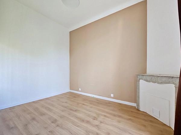Vente                                                      Appartement
                        
                     2 pièces                                         à Cannes