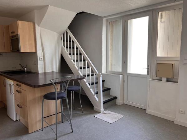 Location                                                      Appartement
                        
                     2 pièces                      26 m2                     à Rodez