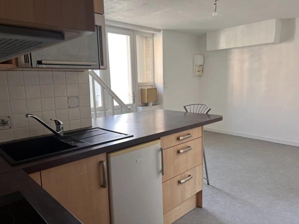 Location                                                      Appartement
                        
                     2 pièces                      26 m2                     à Rodez