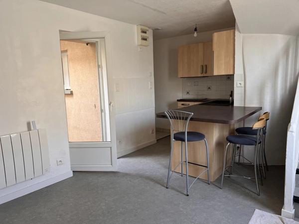 Location                                                      Appartement
                        
                     2 pièces                      26 m2                     à Rodez