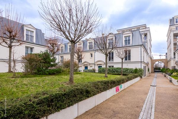 PUTEAUX : TRIPLEX T5 (97 m²)