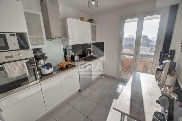 LES PENNES MIRABEAU - Appartement meublé T3 de 68m2 + 1 balcon de 3m2