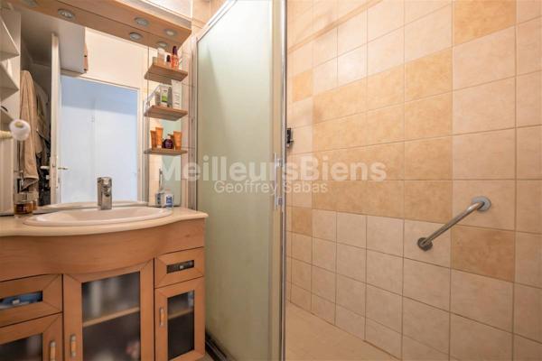 4 pièces 70 m² Immeuble ravalé