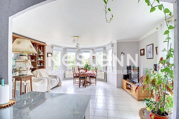 Grand Appartement T3 2 chambres avec Terrasse Cave et Parking aux Terrasses de Tassigny - 69500 BRON