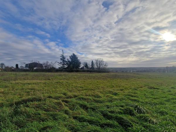 Terrain de 652 m² libre de constructeur