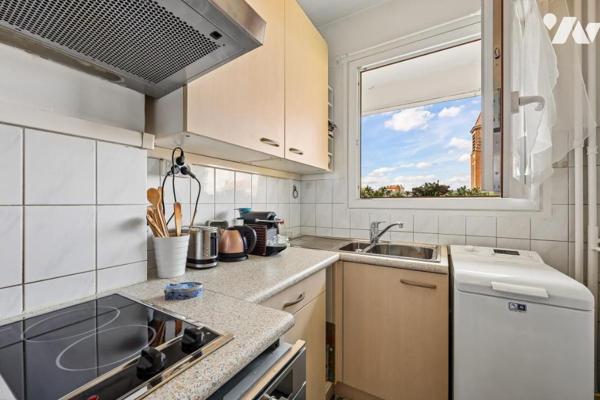 Studio et son balcon aux vues dégagées