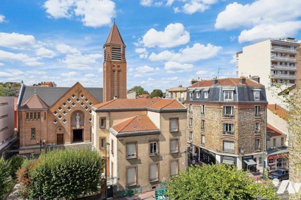 Studio et son balcon aux vues dégagées
