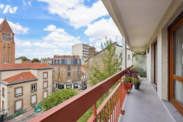 Studio et son balcon aux vues dégagées