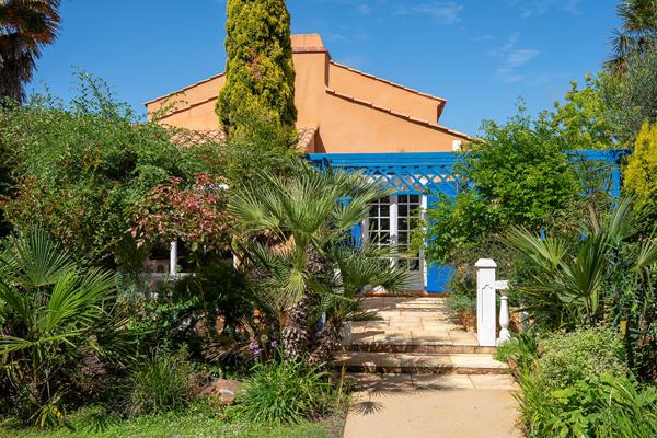 Propriété avec parc arobré