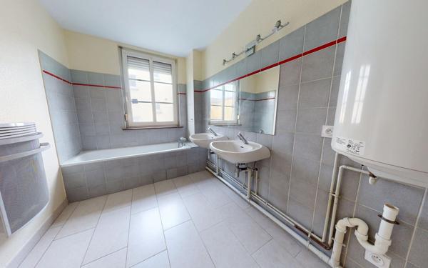 Immeuble à vendre    10 pièces • 219 m2 Bischheim