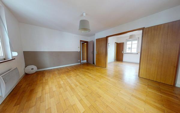 Immeuble à vendre    10 pièces • 219 m2 Bischheim