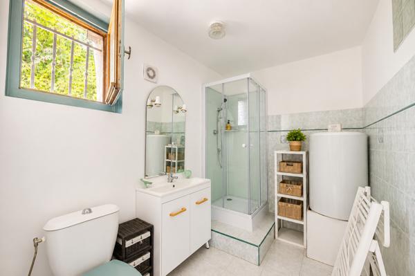 Maison avec piscine à débordement, vue Estérel et appartement indépendant ? Saint-Jean-de-Cannes