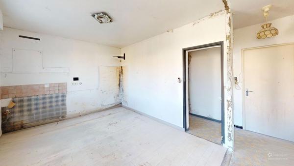 Studio de 21 m² à rénover avec stationnement privatif