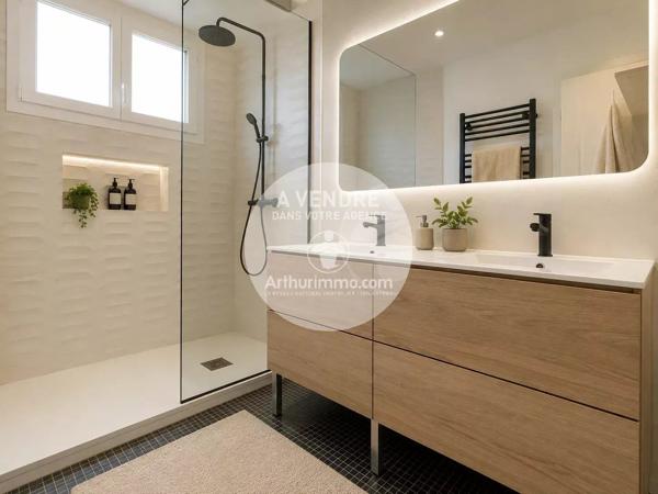 Vente                                                      Appartement
                        
                     4 pièces                      89 m2                     à Saint-Brevin-les-Pins