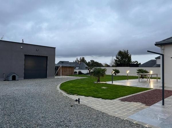 Maison d’architecte, 4 chambres 156 m2 et  dépendances