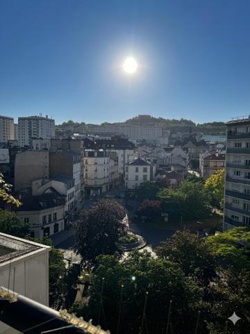 Duplex familial et rooftop avec vue dégagée - Suresnes (92)
