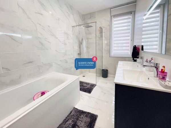 Maison de 121 m2 entièrement rénovée comprenant 3ch jardin et terrasse