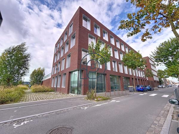EURATECHNOLOGIES Bureaux de 440 m2 divisible en 2 lots à vendre RARE SUR LE SECTEUR