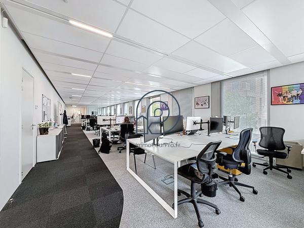 EURATECHNOLOGIES Bureaux de 440 m2 divisible en 2 lots à vendre RARE SUR LE SECTEUR
