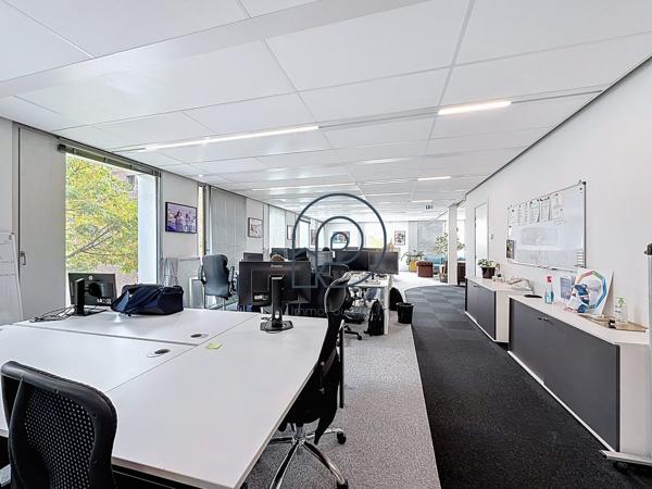 EURATECHNOLOGIES Bureaux de 440 m2 divisible en 2 lots à vendre RARE SUR LE SECTEUR