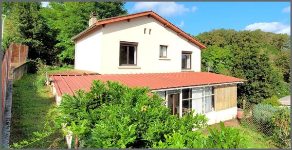 Maison de village 7 pièces avec garage et jardin proche toutes commodités