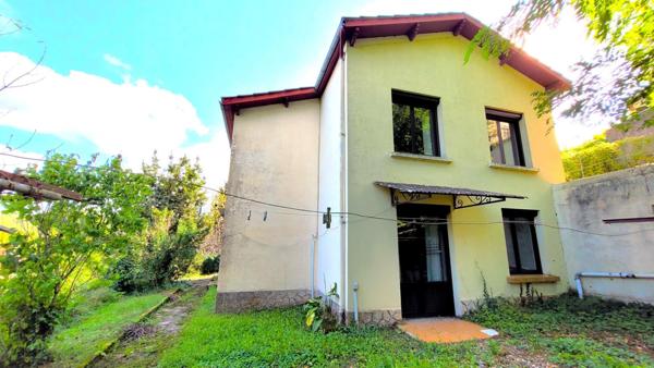 Maison de village 7 pièces avec garage et jardin proche toutes commodités