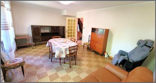 Maison de village 7 pièces avec garage et jardin proche toutes commodités