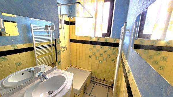 Maison de village 7 pièces avec garage et jardin proche toutes commodités