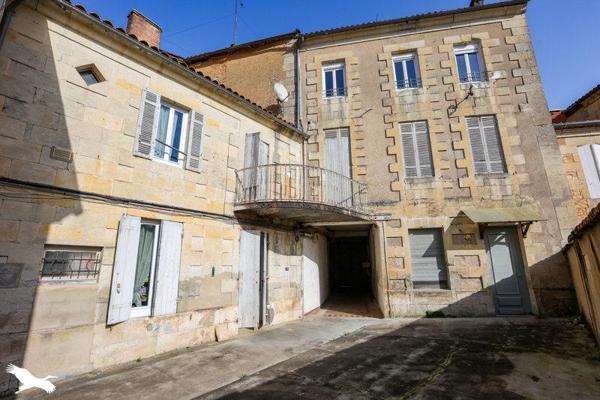 Immeuble à vendre |  Montguyon |  376 m²