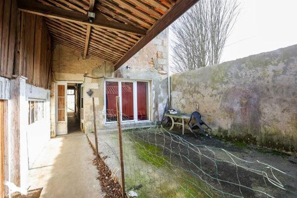 Immeuble à vendre |  Montguyon |  376 m²