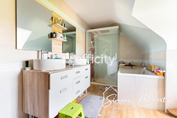 Maison
         7 pièces
        - 180 m² Exclusivité 540 000 €*