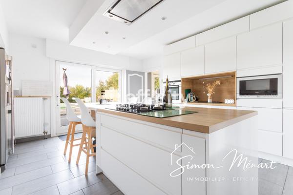 Maison
         7 pièces
        - 180 m² Exclusivité 540 000 €*