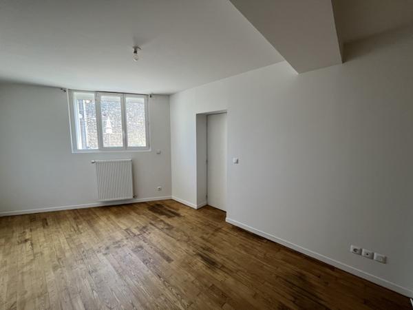 Maison à louer 780 € CC Soyaux 3 p 103 m² DPE C