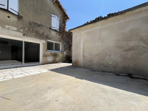Maison à louer 780 € CC Soyaux 3 p 103 m² DPE C