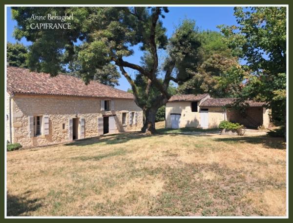 LAMONTJOIE- Centre village - Maison en pierre 140 m2 avec garage,dépendances et grand jardin