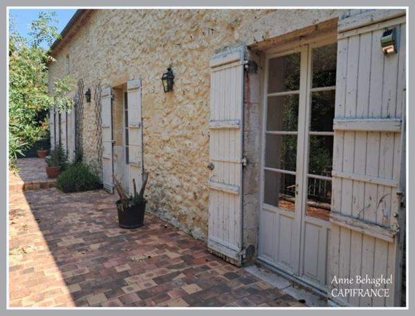 LAMONTJOIE- Centre village - Maison en pierre 140 m2 avec garage,dépendances et grand jardin