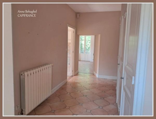 LAMONTJOIE- Centre village - Maison en pierre 140 m2 avec garage,dépendances et grand jardin