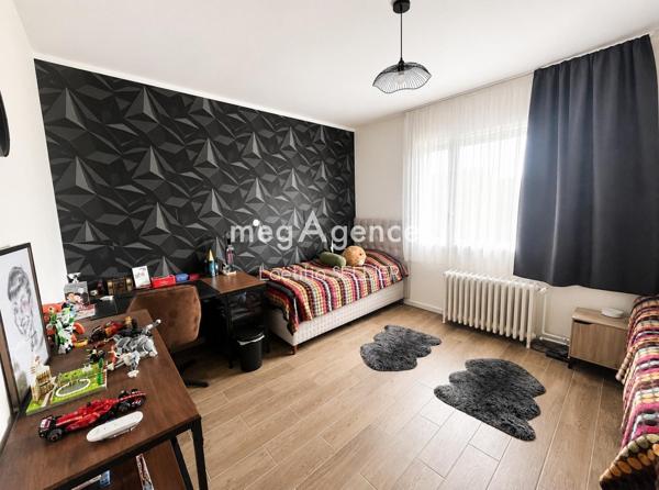 Maison à Montluçon, 03100 - 7 pièces 250m²
