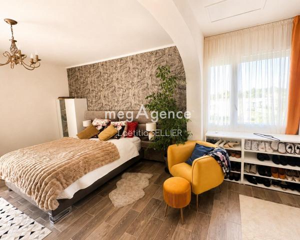 Maison à Montluçon, 03100 - 7 pièces 250m²