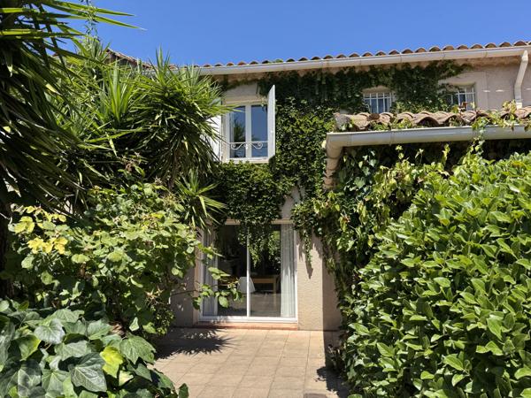 Les Angles (30133) Maison avec jardin dans résidence sécurisée