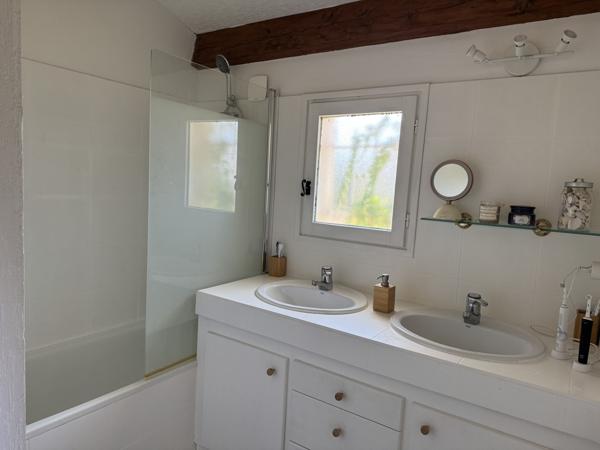 Les Angles (30133) Maison avec jardin dans résidence sécurisée