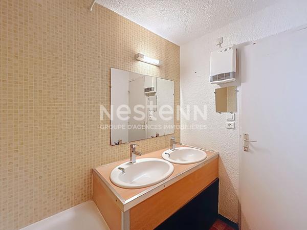 Charmant appartement 3 pièces de 41.61 m² avec vue sur le port, place de parking privative & local à vélo à Gruissan