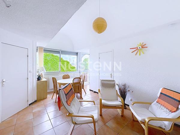 Charmant appartement 3 pièces de 41.61 m² avec vue sur le port, place de parking privative & local à vélo à Gruissan