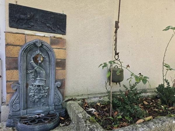 NEGOCIABLE! MAISON DE VILLE EN PLEIN CENTRE DE MONTMOREAU