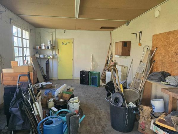 NEGOCIABLE! MAISON DE VILLE EN PLEIN CENTRE DE MONTMOREAU