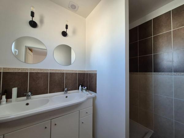 Maison familiale 5 pièces avec jardin clos – Lussant 17430