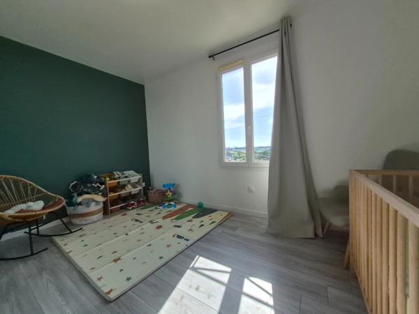 Maison familiale 5 pièces avec jardin clos – Lussant 17430