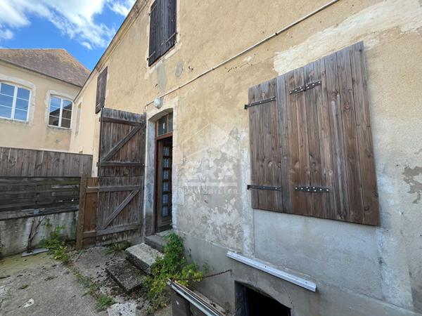 Maison Mamers 5 pièce(s) 209m2 A RENOVER